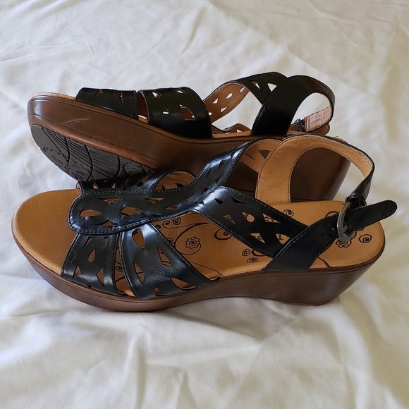 bear trap shoes sandals